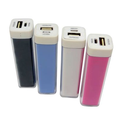 2013 Best Universal Mobile Phone Charger with 2,800mAh Capacity