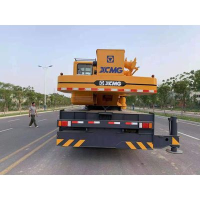 Sell used 25 ton XCMG Truck Crane