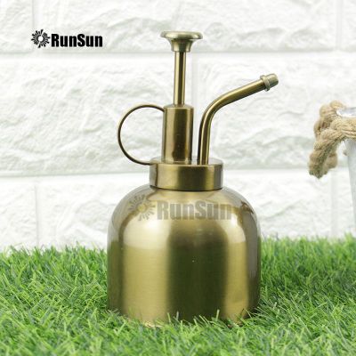 Metal Sprinkling Can Watering Can for Retro gold