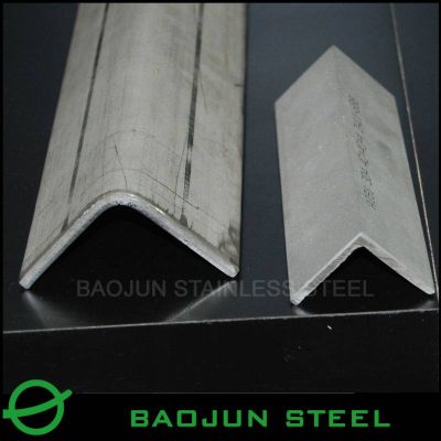 SS303 Grade Equal Side Stainless Steel Angles