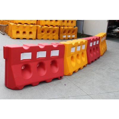 Factory Price Hot Sale Plastic Barriers Road Safety Stackable Road ...