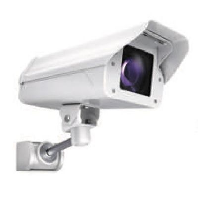CCTV optimized to match CCD and CMOS type camera and to synchronize IR module