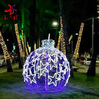 Outdoor Commercial Christmas Street Decoration 3D illuminated Giant Ball Shaped Ornament Arch Motif