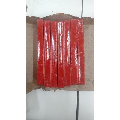 Sealing In Red Colour 28 Sticks 2.5 Kgs Pkt
