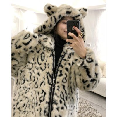 Cute leopard fur jacket with super warm, thick and super large hat in winter of 2018