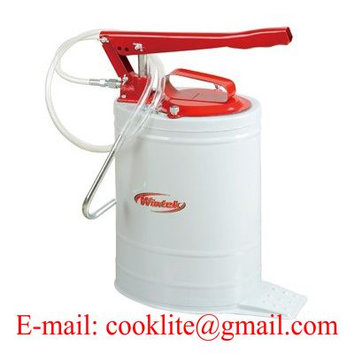 Hand Operated Oval Bucket Oil Pump Gear Lube Dispenser - 20L