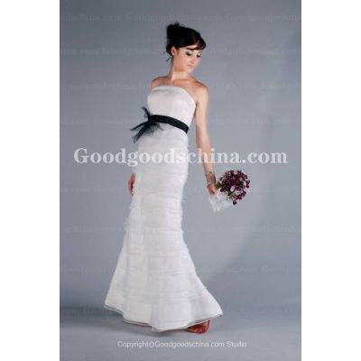 Vera Wang Inspired Empire Strapless Sleeveless Organza Sweep Train Wedding Dress with Ruffles (GWBN0